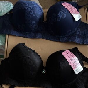 Elegant Lace Underwire Bra Set - Black and Navy